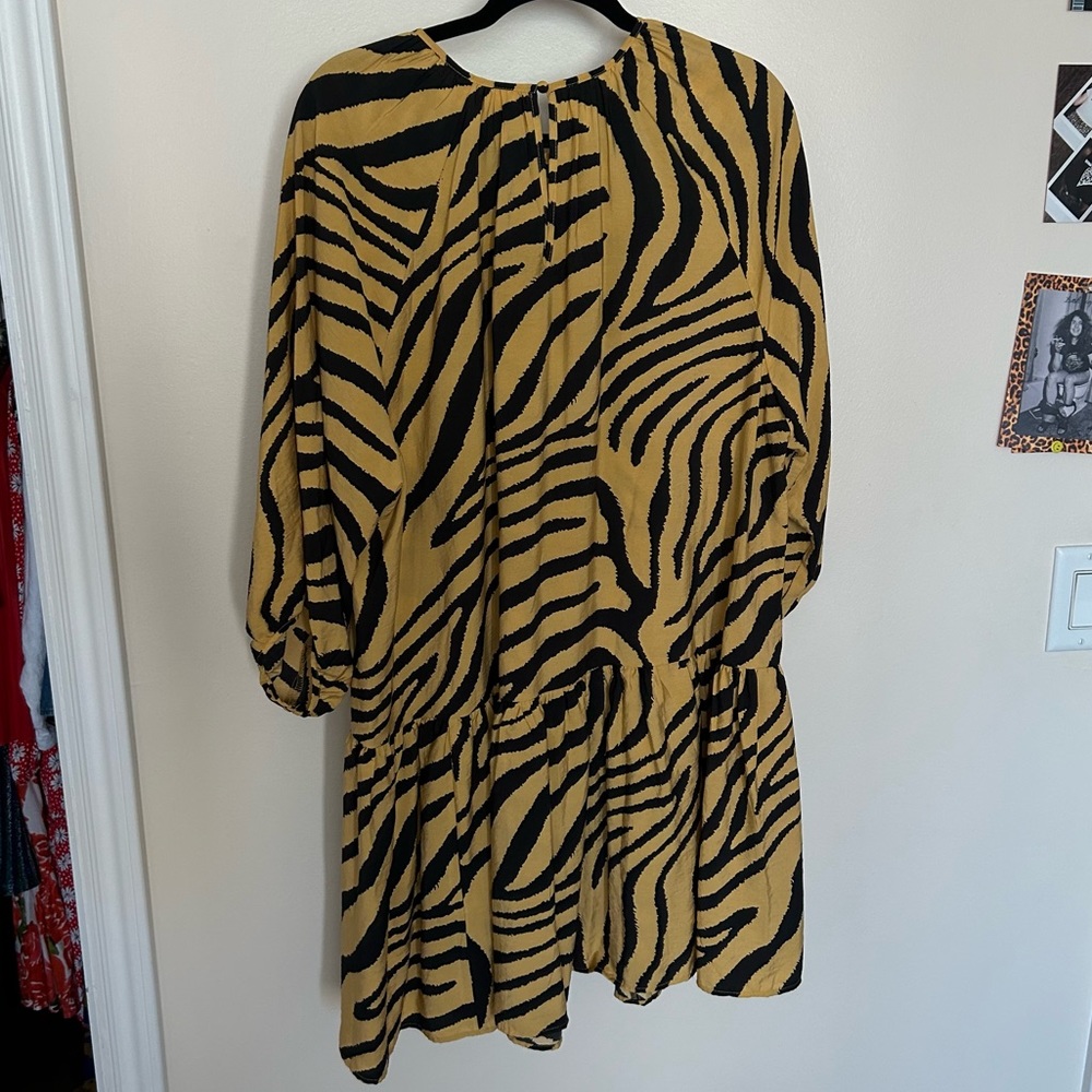 H&M Dress - Picture 3 of 5
